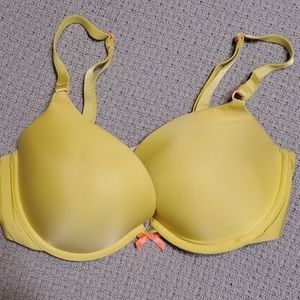 Victoria secret 34D bra